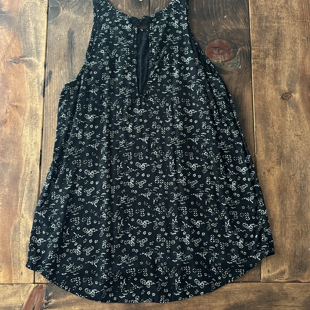 Old Navy Top - Picture 3 of 4